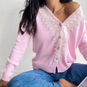 BRAND NEW PINK SWEATER/CARDIGAN WITH ELEGANT DETAIL AND BUTTONS ON THE FRONT